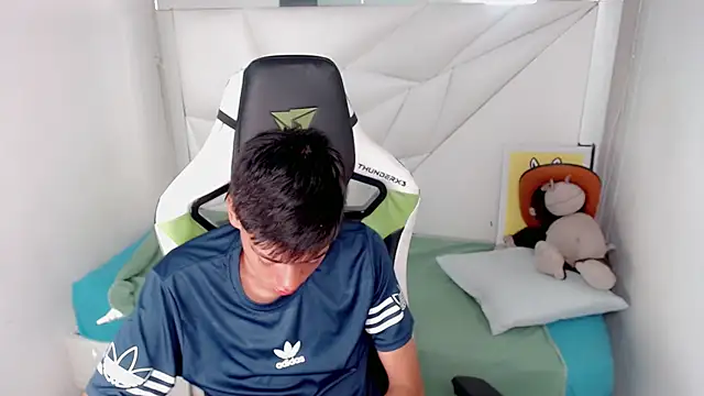 Liarr  online show from February 2026 08:09:02 PM