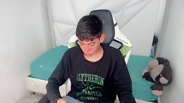 Liarr  online show from February 2026 08:10:02 PM