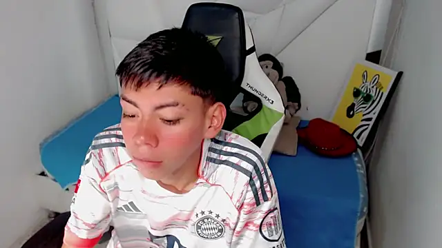 Liarr  online show from February 2026 08:05:02 PM