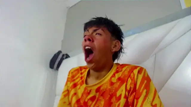 Liarr  online show from April 2026 08:45:01 PM