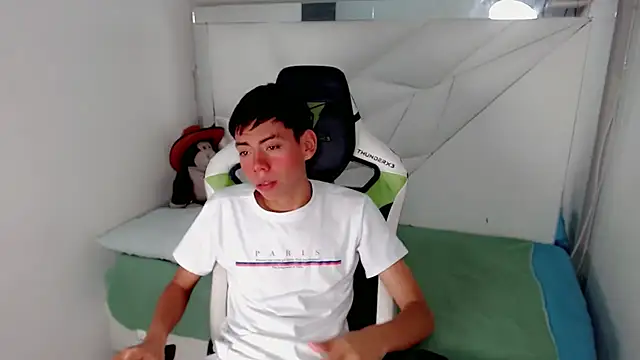 Liarr  online show from February 2026 08:00:02 PM