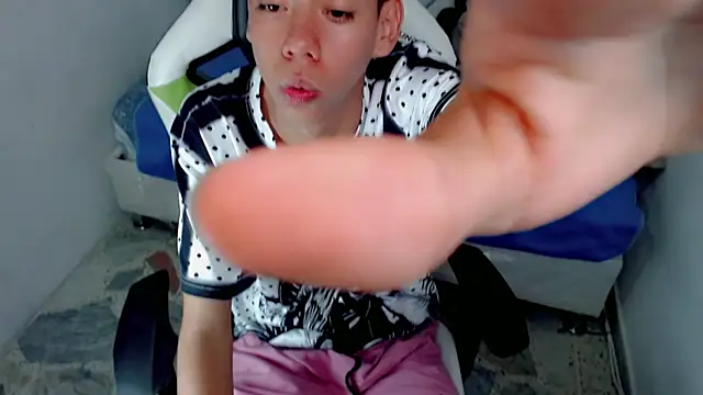 Liarr  online show from February 2026 08:41:02 PM