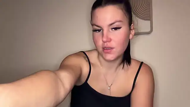 Snapshot of kiaraaaa75 chatting on February 2026 06:24:02 PM kiaraaaa75 online show from February 2026 06:24:02 PM