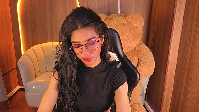 Alina b  online show from February 2026 12:49:01 PM