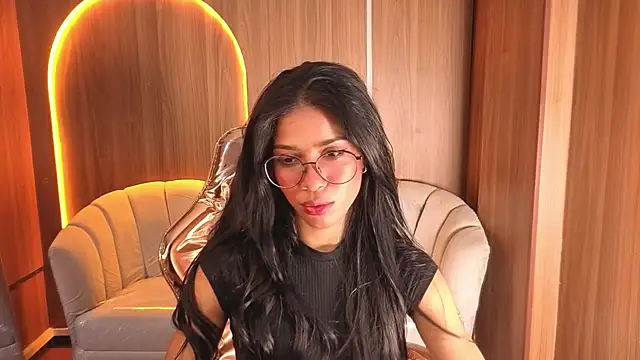 Alina b  online show from April 2026 08:10:01 PM