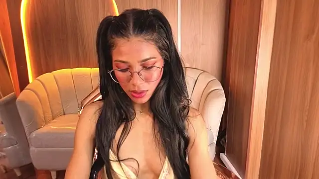 Alina b  online show from April 2026 08:03:02 PM