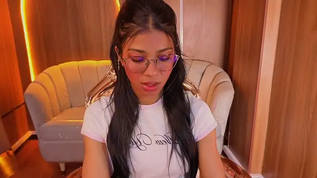 Alina b  online show from May 2026 08:07:02 PM