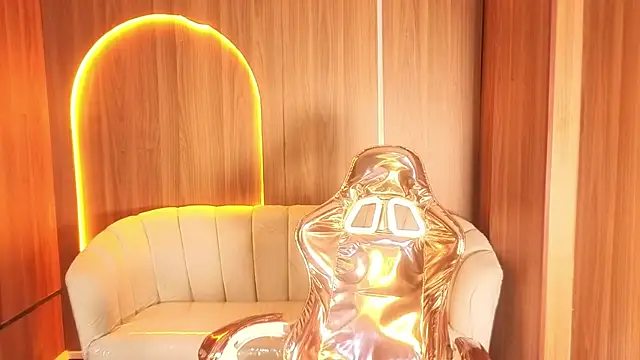 Alina b  online show from April 2026 07:59:02 PM