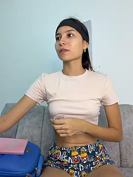 Snapshot of velvetluna_ chatting on April 2026 02:24:02 PM velvetluna online show from April 2026 02:24:02 PM