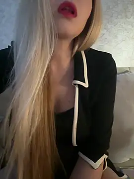 Snapshot of NikkiMis chatting on February 2026 09:28:02 AM NikkiMis online show from February 2026 09:28:02 AM