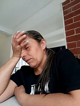 Snapshot of maynor_1998 chatting on March 2026 05:03:02 PM maynor 1998 online show from March 2026 05:03:02 PM