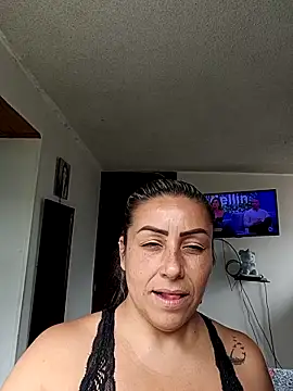 Snapshot of maynor_1998 chatting on March 2026 03:39:02 PM maynor 1998 online show from March 2026 03:39:02 PM