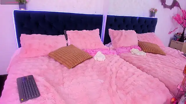 Katty Kiiss  online show from May 2026 04:07:01 AM