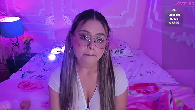 Snapshot of AngellVisen chatting on February 2026 08:08:01 PM AngellVisen online show from February 2026 08:08:01 PM