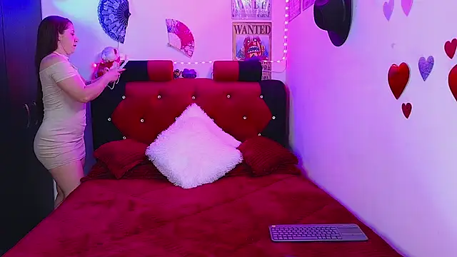 sara-smi online show from May 2026 08:44:02 PM