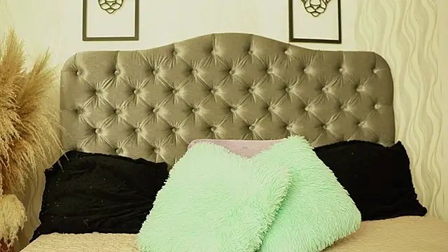 katt eyes  online show from March 2026 01:24:01 PM