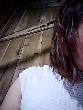 Ella-aa online show from February 2026 03:42:01 PM