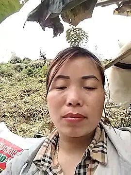 Ella-aa online show from March 2026 05:18:01 AM