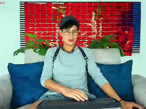 ThiiagoSaeenz online show from February 2026 04:05:02 PM