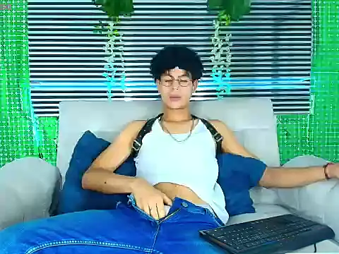 ThiiagoSaeenz online show from March 2026 02:10:01 PM