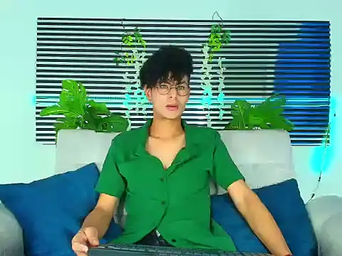 ThiiagoSaeenz online show from February 2026 04:14:01 PM