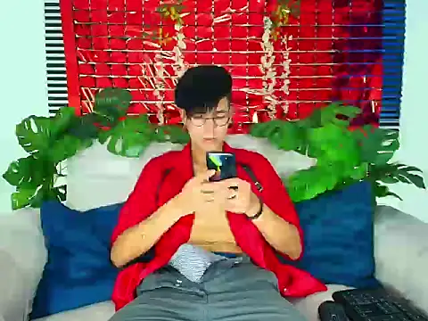 ThiiagoSaeenz online show from February 2026 03:56:01 PM