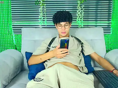 ThiiagoSaeenz online show from March 2026 03:12:02 PM