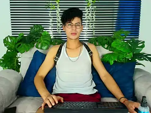 ThiiagoSaeenz online show from March 2026 04:36:02 PM