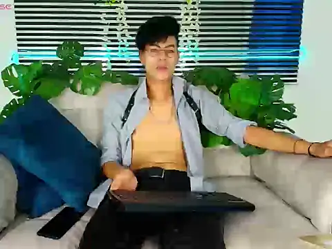 ThiiagoSaeenz online show from March 2026 03:42:02 PM