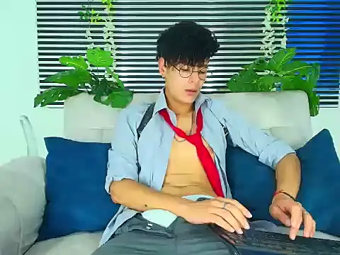 ThiiagoSaeenz online show from February 2026 04:07:01 PM