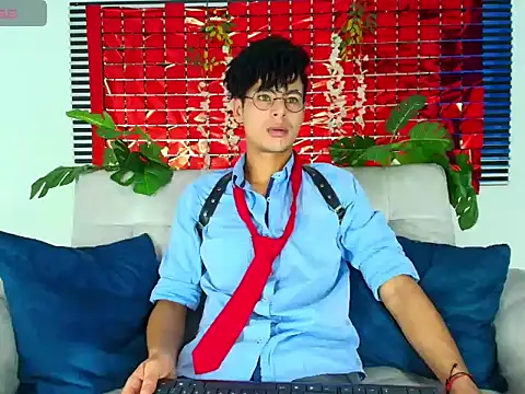 ThiiagoSaeenz online show from February 2026 10:50:01 PM