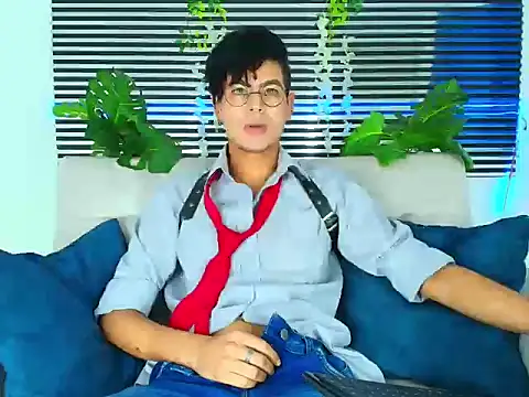 ThiiagoSaeenz online show from February 2026 04:26:02 PM