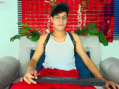 ThiiagoSaeenz online show from February 2026 02:47:02 PM