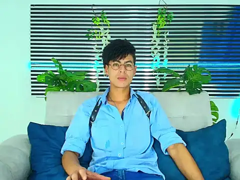 ThiiagoSaeenz online show from February 2026 01:32:02 PM