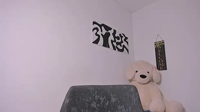 Nia13 online show from March 2026 05:12:01 AM