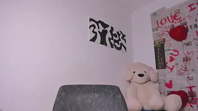 Snapshot of Nia13 chatting on February 2026 06:33:01 AM Nia13 online show from February 2026 06:33:01 AM