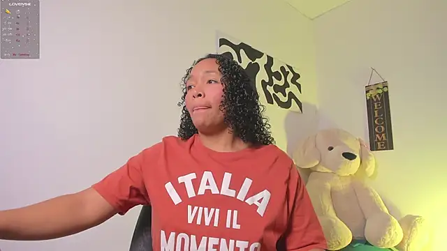 Snapshot of Nia13 chatting on February 2026 05:27:02 AM Nia13 online show from February 2026 05:27:02 AM