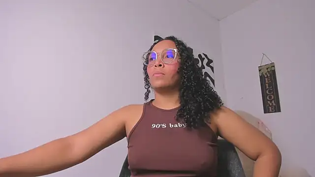 Nia13 online show from April 2026 10:22:01 PM