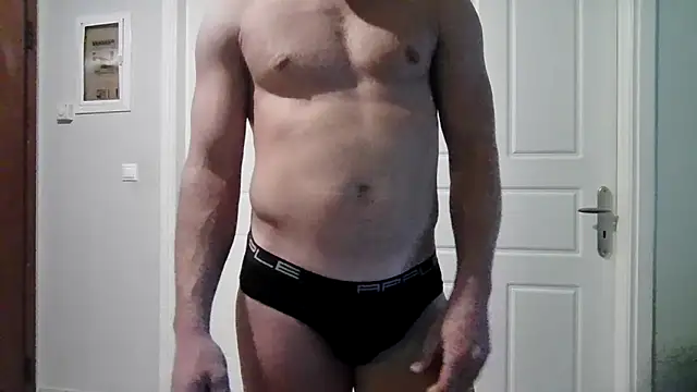 YoungforOld32 online show from March 2026 01:40:01 PM