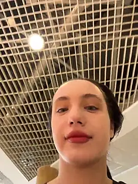 MiaTee online show from February 2026 04:20:01 AM