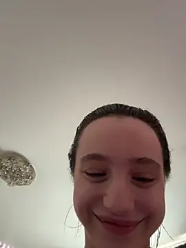 MiaTee online show from March 2026 03:47:02 AM