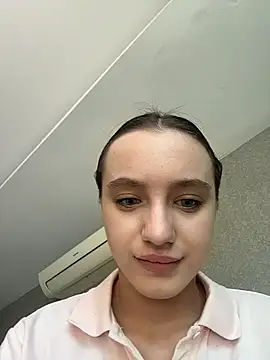 MiaTee online show from April 2026 01:56:01 AM