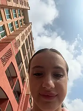 MiaTee online show from April 2026 02:06:01 AM