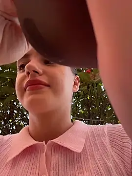 MiaTee online show from April 2026 01:56:01 AM