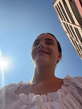 MiaTee online show from April 2026 02:13:02 AM