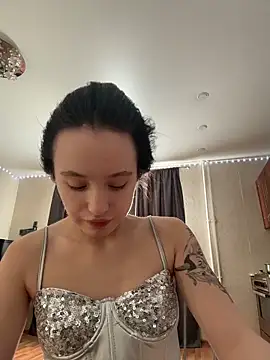 MiaTee online show from February 2026 04:07:01 AM