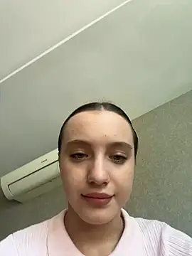 MiaTee online show from April 2026 01:57:01 AM