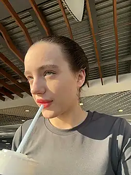 MiaTee online show from February 2026 04:12:01 AM