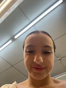 MiaTee online show from April 2026 02:03:02 AM