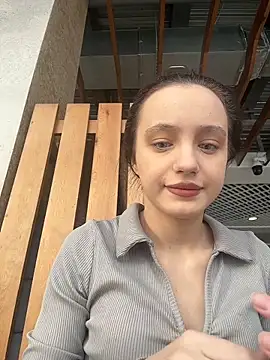 MiaTee online show from February 2026 04:12:02 AM